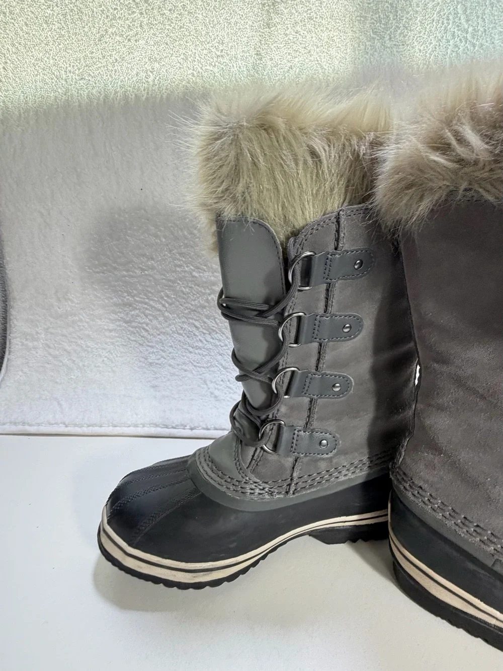 Sorel Joan of Arctic Waterproof Snow Boots Quarry Gray Youth Size 4 winter boots
